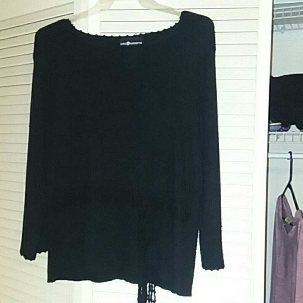 Beautiful sweater ...2/6